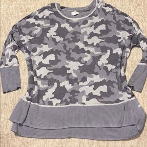 XL Wonderly Grey Camo lightweight sweater tunic